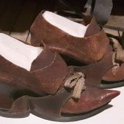 Chaussures dans des soques pour marcher dans l'eau, la boue