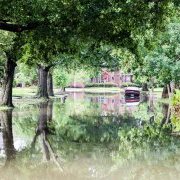 Inondation d'un quartier résidentiel